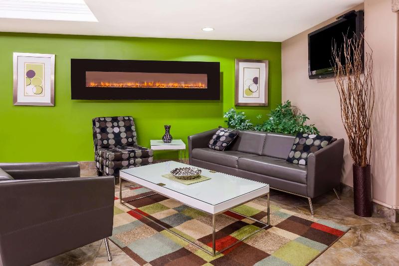 مُتل Super 8 By Wyndham Saskatoon Near Saskatoon Airport