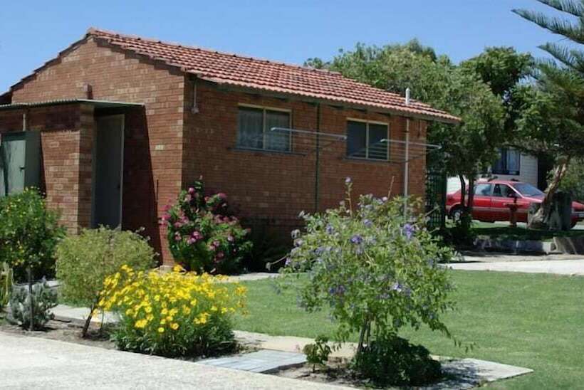 Отель Acclaim Kingsway Tourist Park