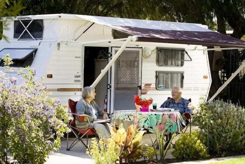 Отель Acclaim Kingsway Tourist Park