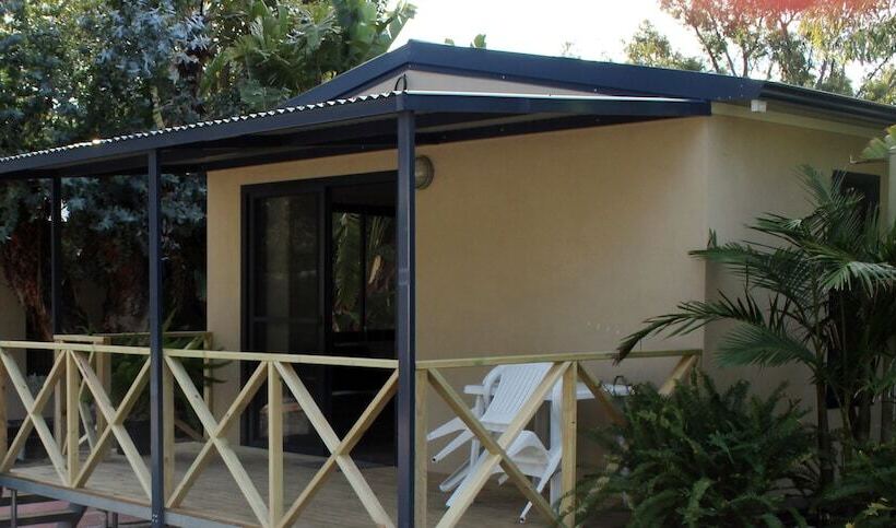 Отель Acclaim Kingsway Tourist Park