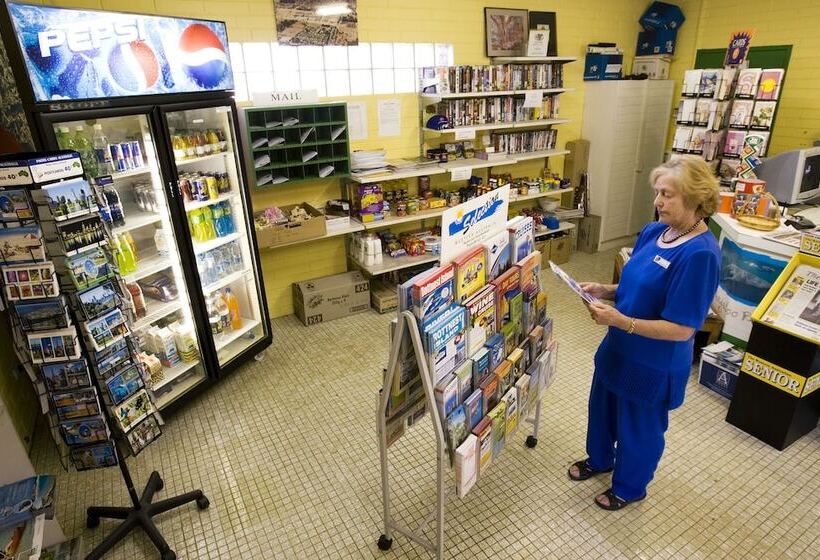 Отель Acclaim Kingsway Tourist Park