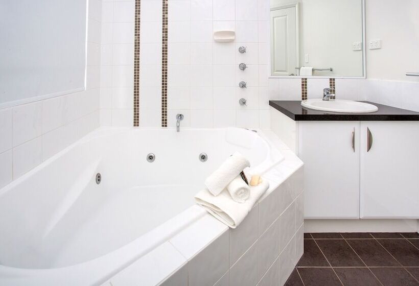 בית מלון כפרי Big4 Emu Beach Holiday Park