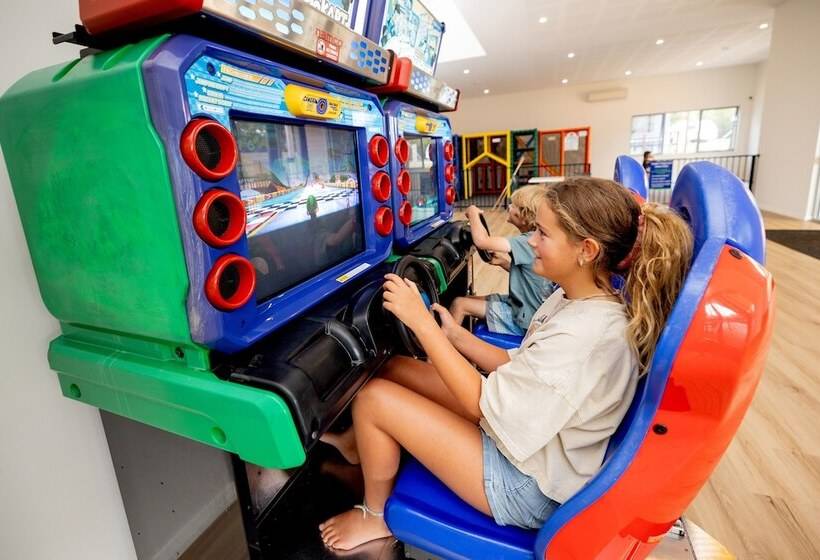 בית מלון כפרי Big4 Emu Beach Holiday Park