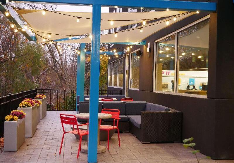 Отель Tru By Hilton Chambersburg, Pa