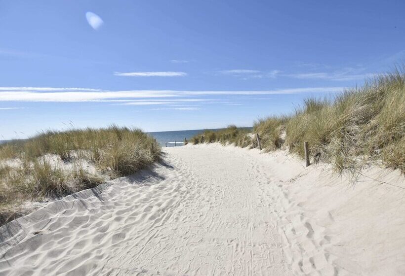 Holiday Home With Terrace In Graal Muritz