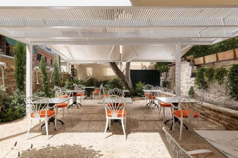 ホテル Acanthus Blue