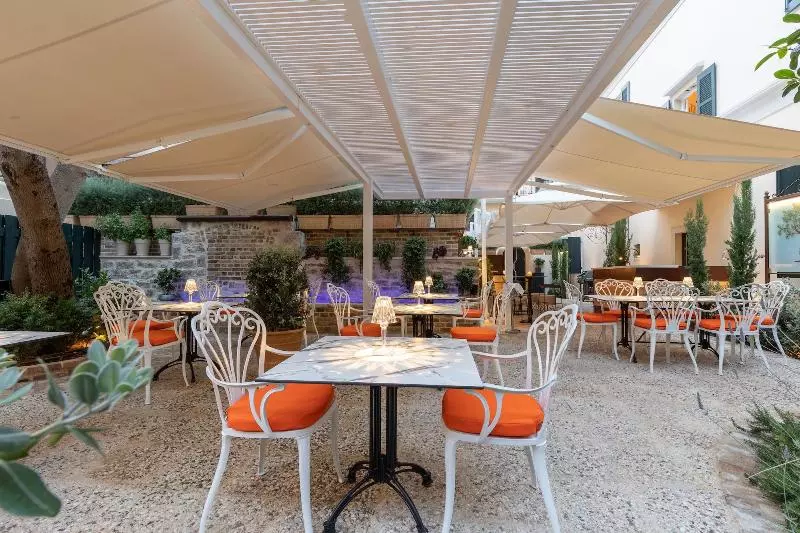 ホテル Acanthus Blue