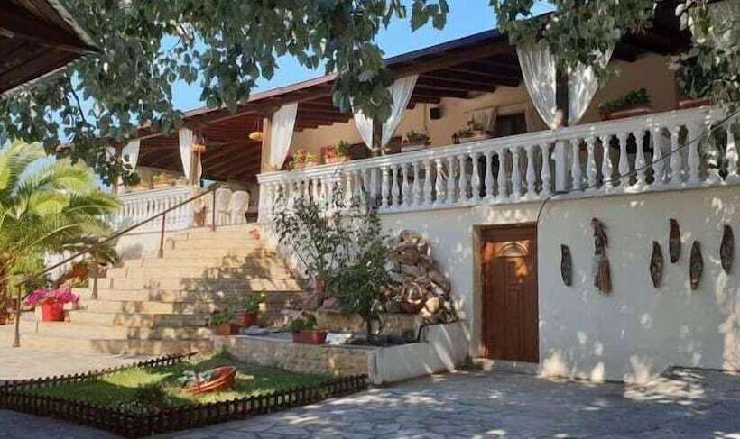 호텔 Koviou Holiday Village