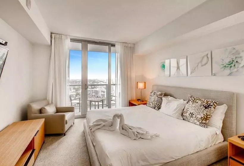 ホテル South Ocean Suites
