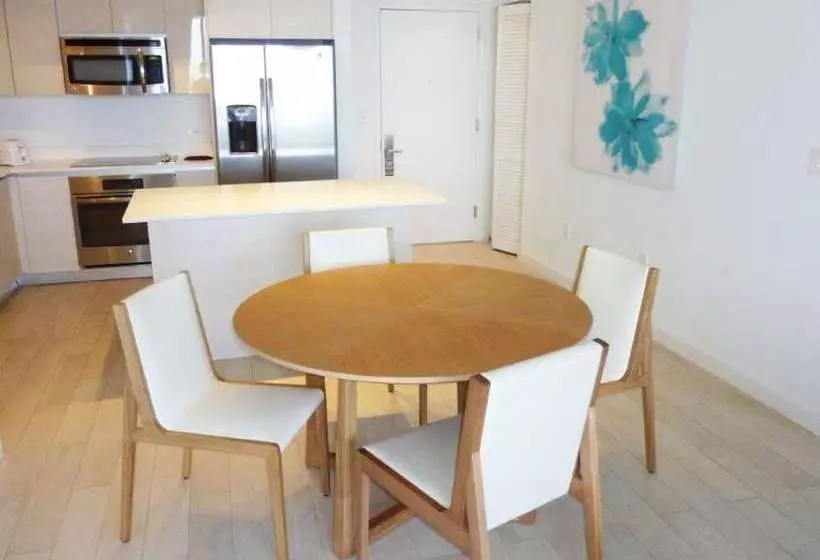 ホテル South Ocean Suites
