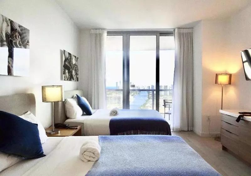 ホテル South Ocean Suites
