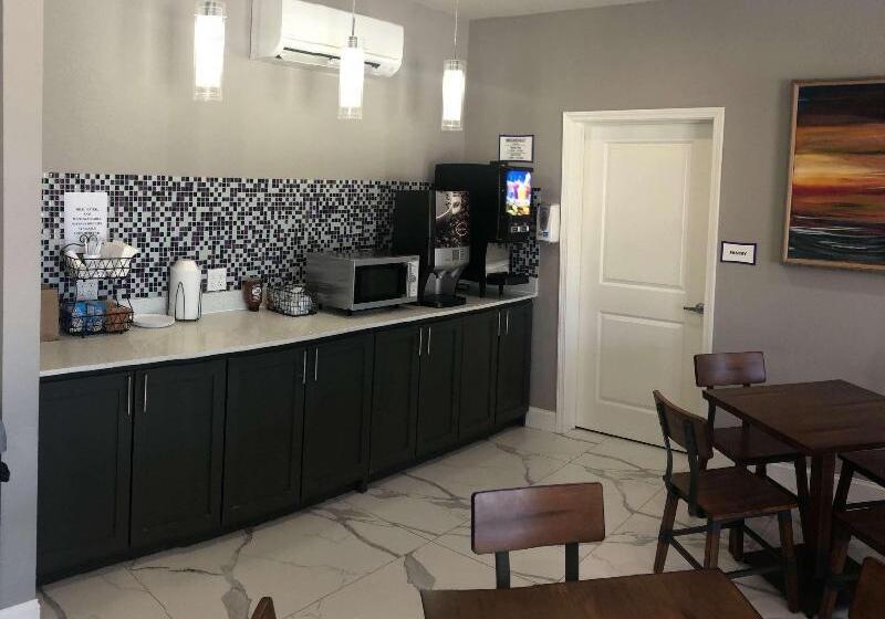 Surestay Plus Hotel By Best Western Ada