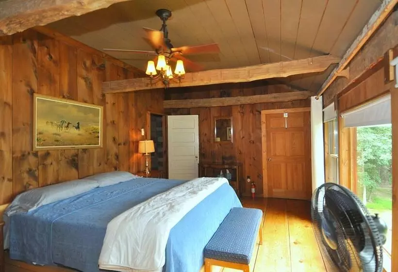 Pondview Cabin   Log Cabin Retreat