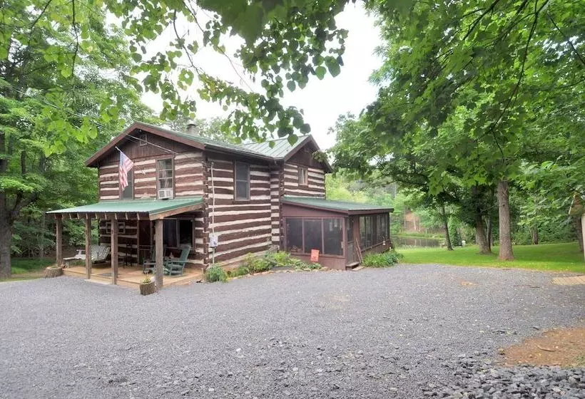 Pondview Cabin   Log Cabin Retreat