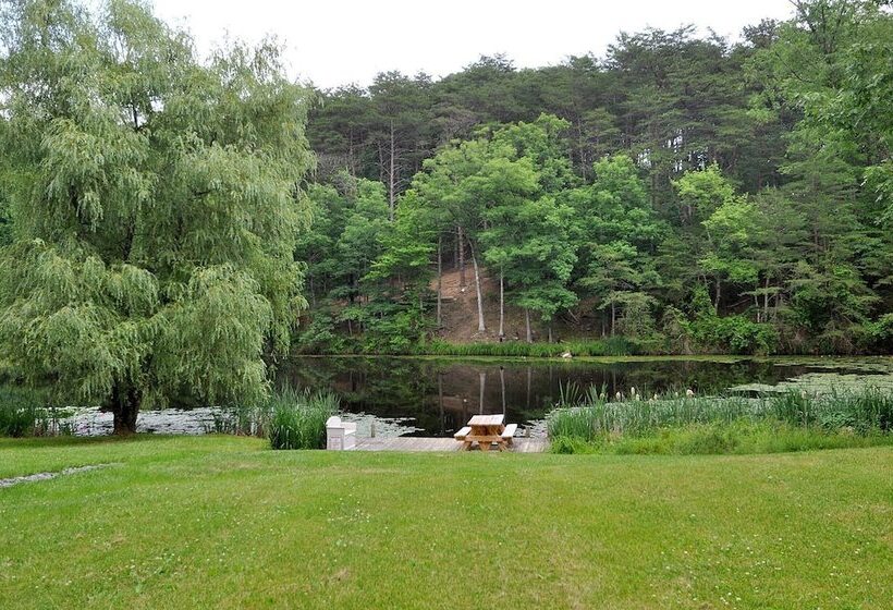 Pondview Cabin Log Cabin Retreat