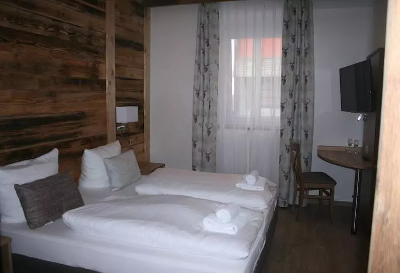 Hotelli Gästehaus Zur Lilie