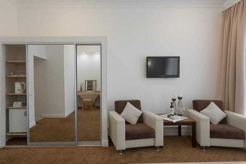 هتل Langeron Park