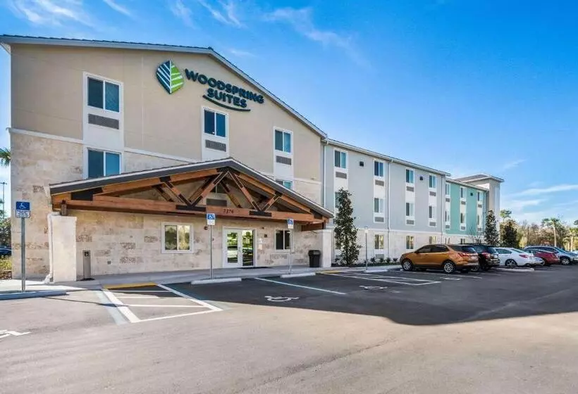 Hotelli Woodspring Suites Bradenton