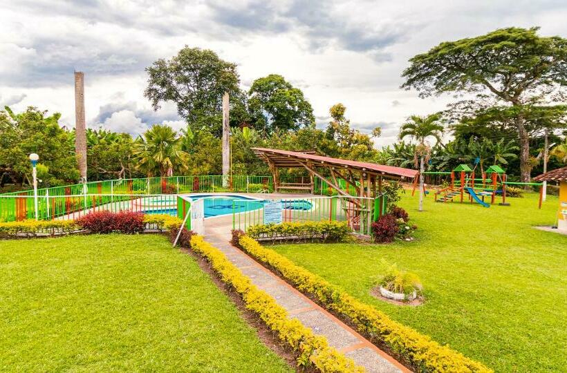 בית מלון כפרי Mundies Finca La Dorada