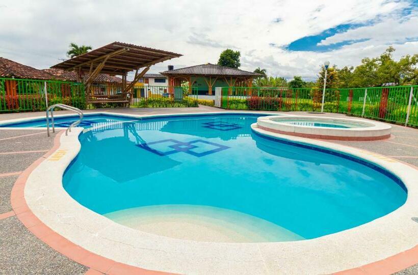 בית מלון כפרי Mundies Finca La Dorada