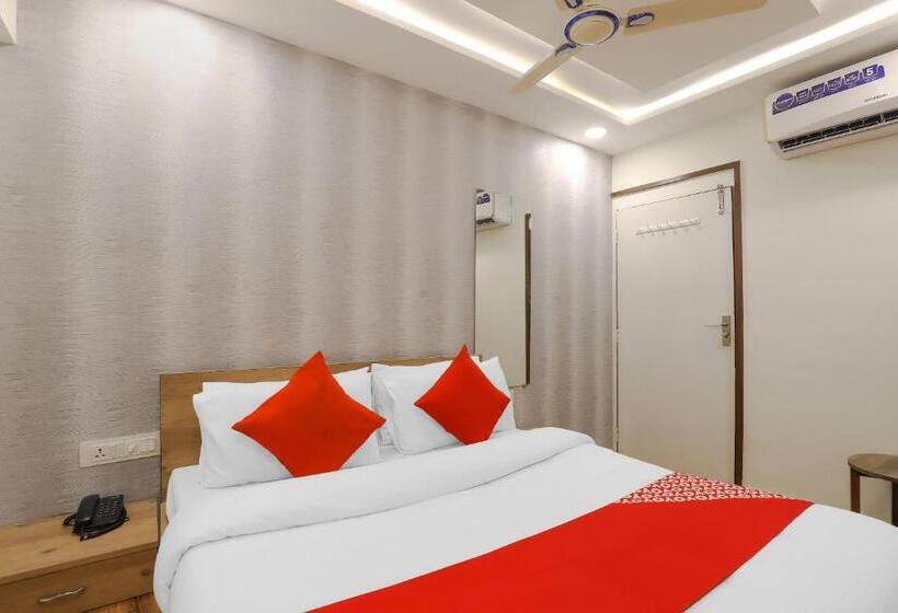 هتل Oyo 75323 Signature