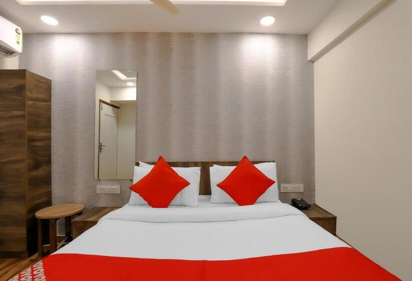 هتل Oyo 75323 Signature