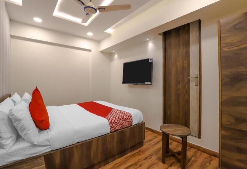 هتل Oyo 75323 Signature