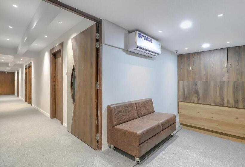 هتل Oyo 75323 Signature