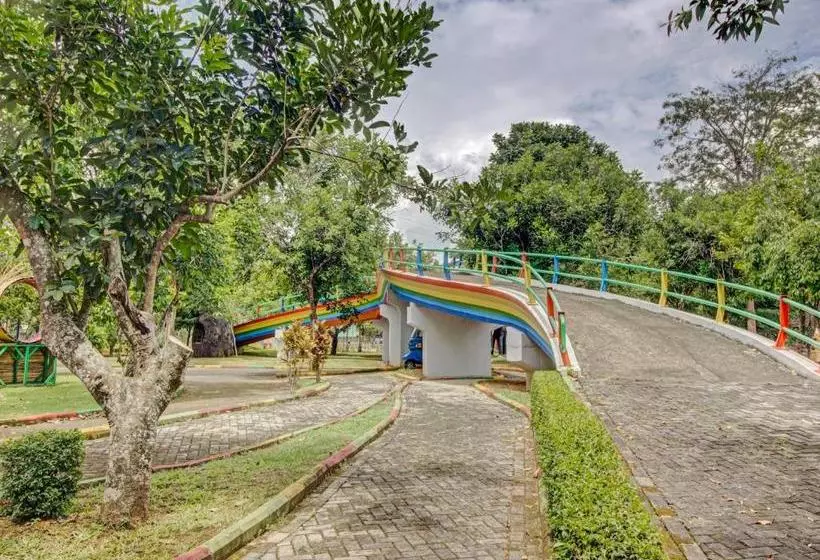هتل Oyo 89997  Bumi Kedaton Waterpark