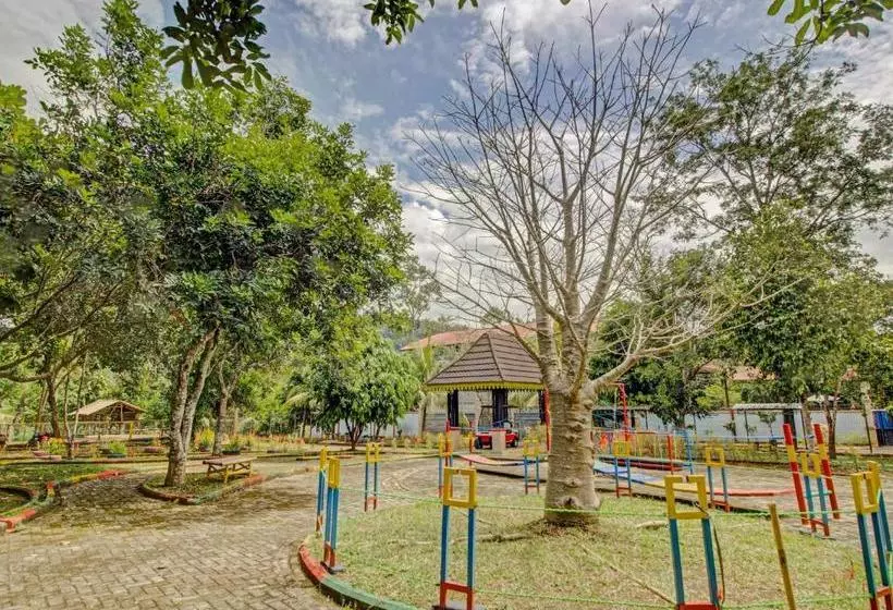 هتل Oyo 89997  Bumi Kedaton Waterpark
