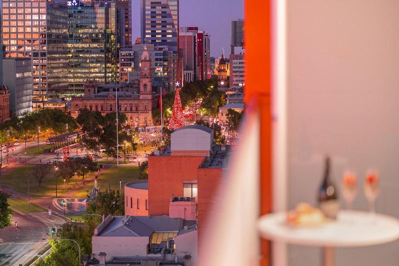 ホテル Toms Court