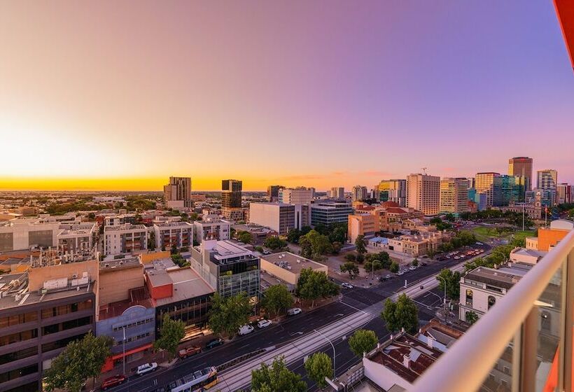 ホテル Toms Court