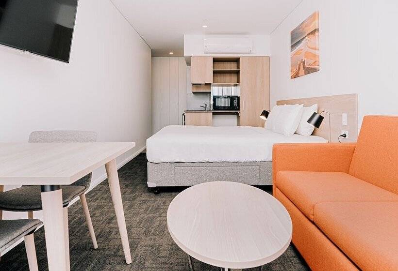 ホテル Toms Court