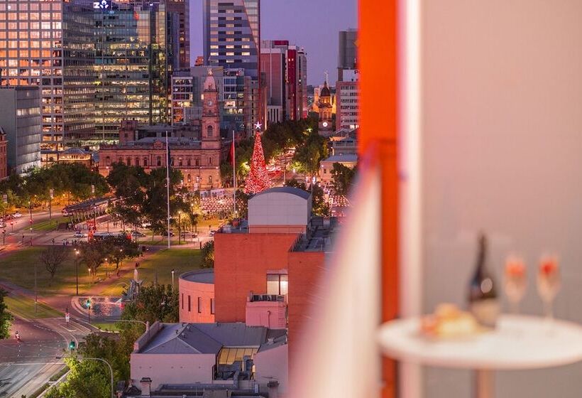 ホテル Toms Court