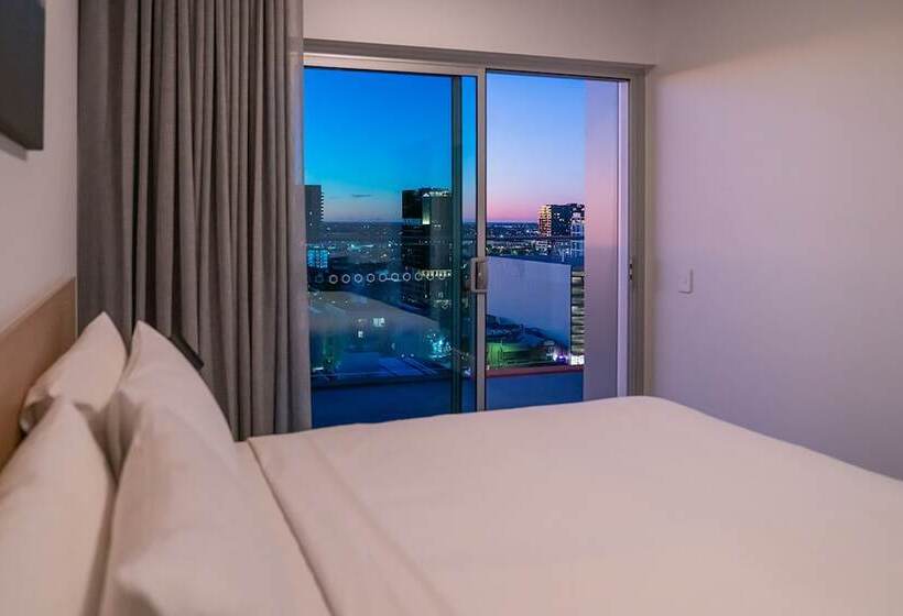 ホテル Toms Court