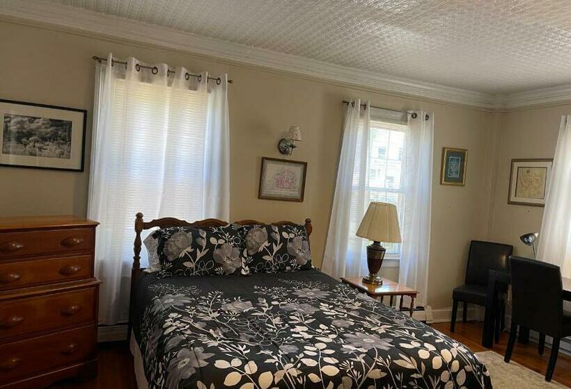 הוסטל The Ivoryton Inn