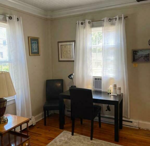 ユースホステル The Ivoryton Inn