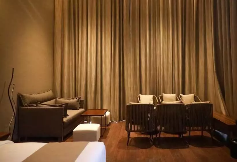 Aria Resort & Spa