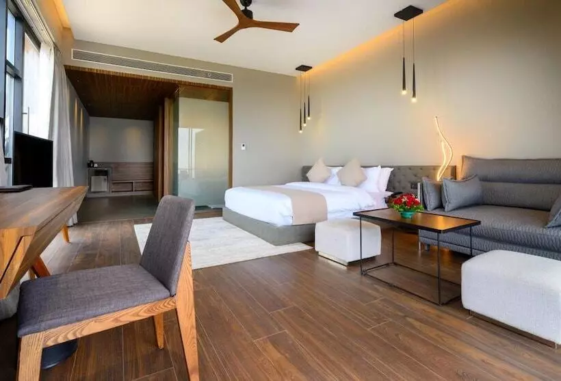 Aria Resort & Spa