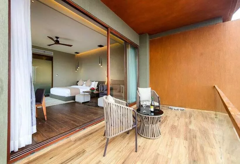 Aria Resort & Spa