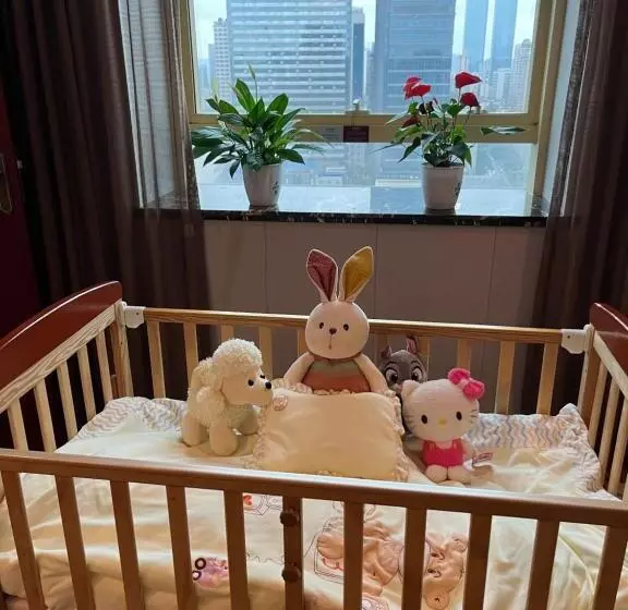 Days Hotel & Suites China Town   Metro Line 2 & Line 6   Nearby Orange Island  Wuyi Square Changsha