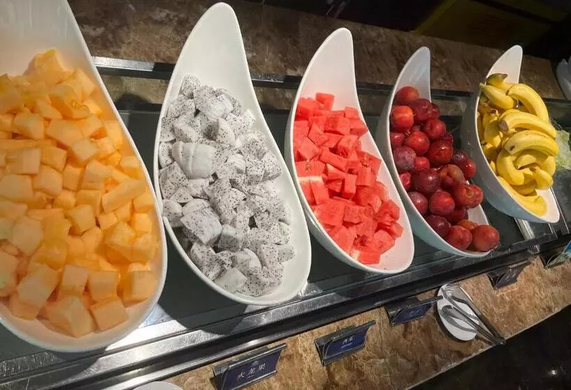 Days Hotel & Suites China Town   Metro Line 2 & Line 6   Nearby Orange Island  Wuyi Square Changsha