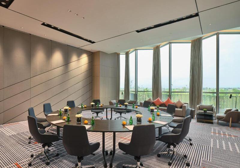 Отель Crowne Plaza Qidong, An Ihg