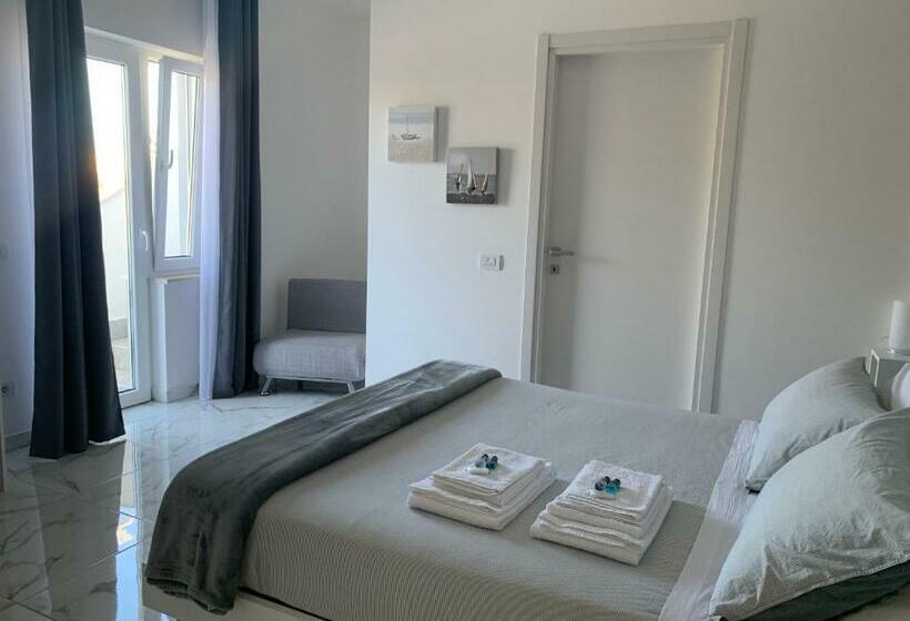 پانسیون Capitani Guest House