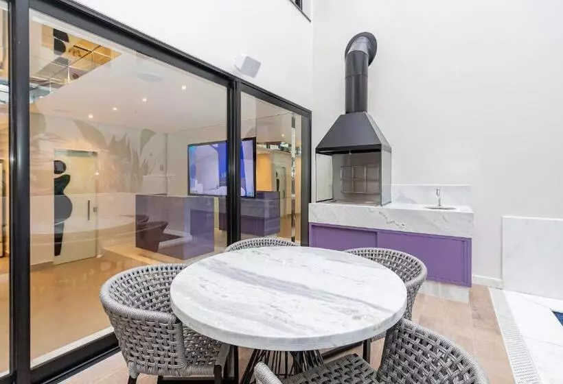 Poeme Motel By Drops