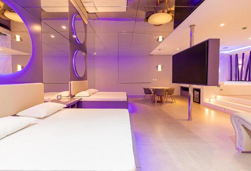 Poeme Motel By Drops