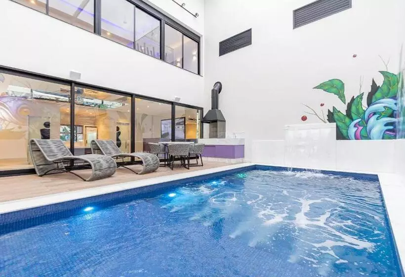 Poeme Motel By Drops