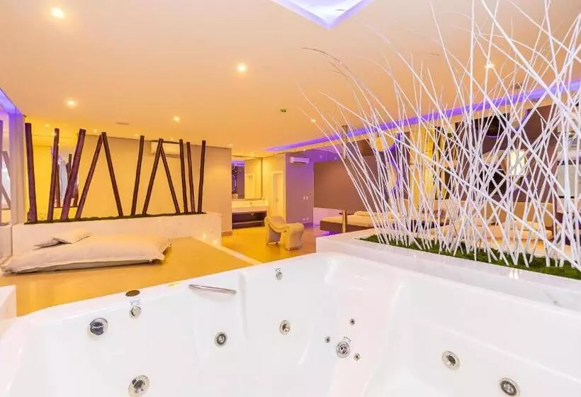 Poeme Motel By Drops