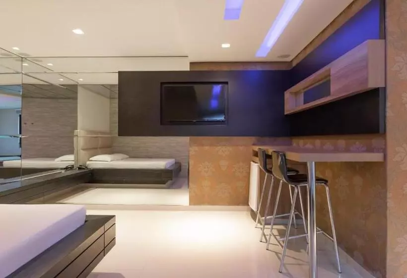 Poeme Motel By Drops