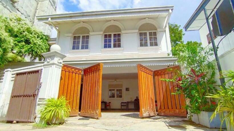 Bed and Breakfast Tarshish Villa   Colombo